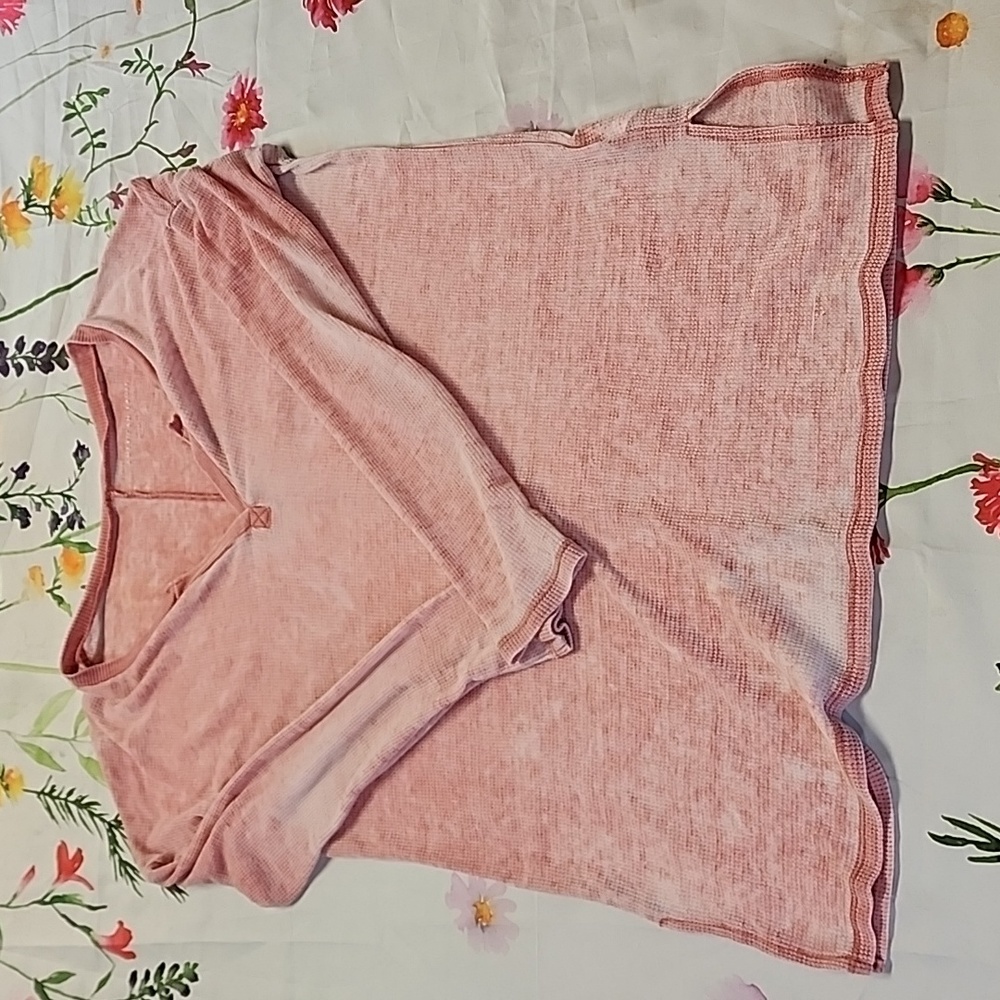 Red AMERICAN EAGLE Long Sleeve V-Neck Top